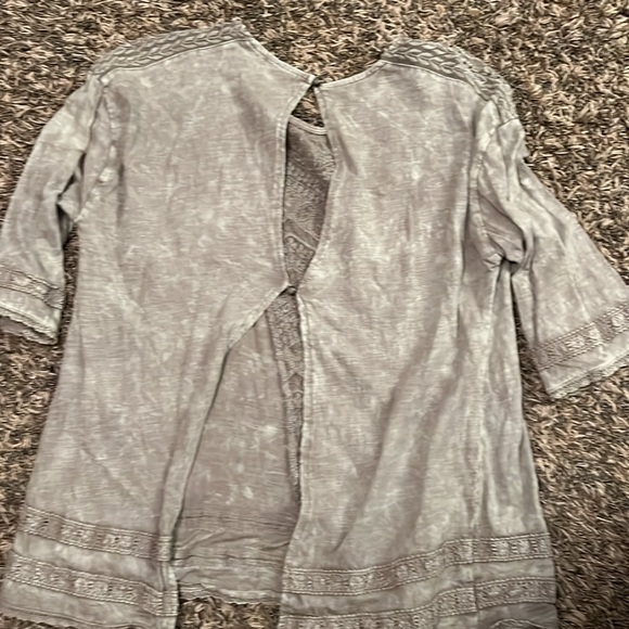 Gimmicks by BKE Open-Back Fashion Top Size Large - Picture 4 of 5